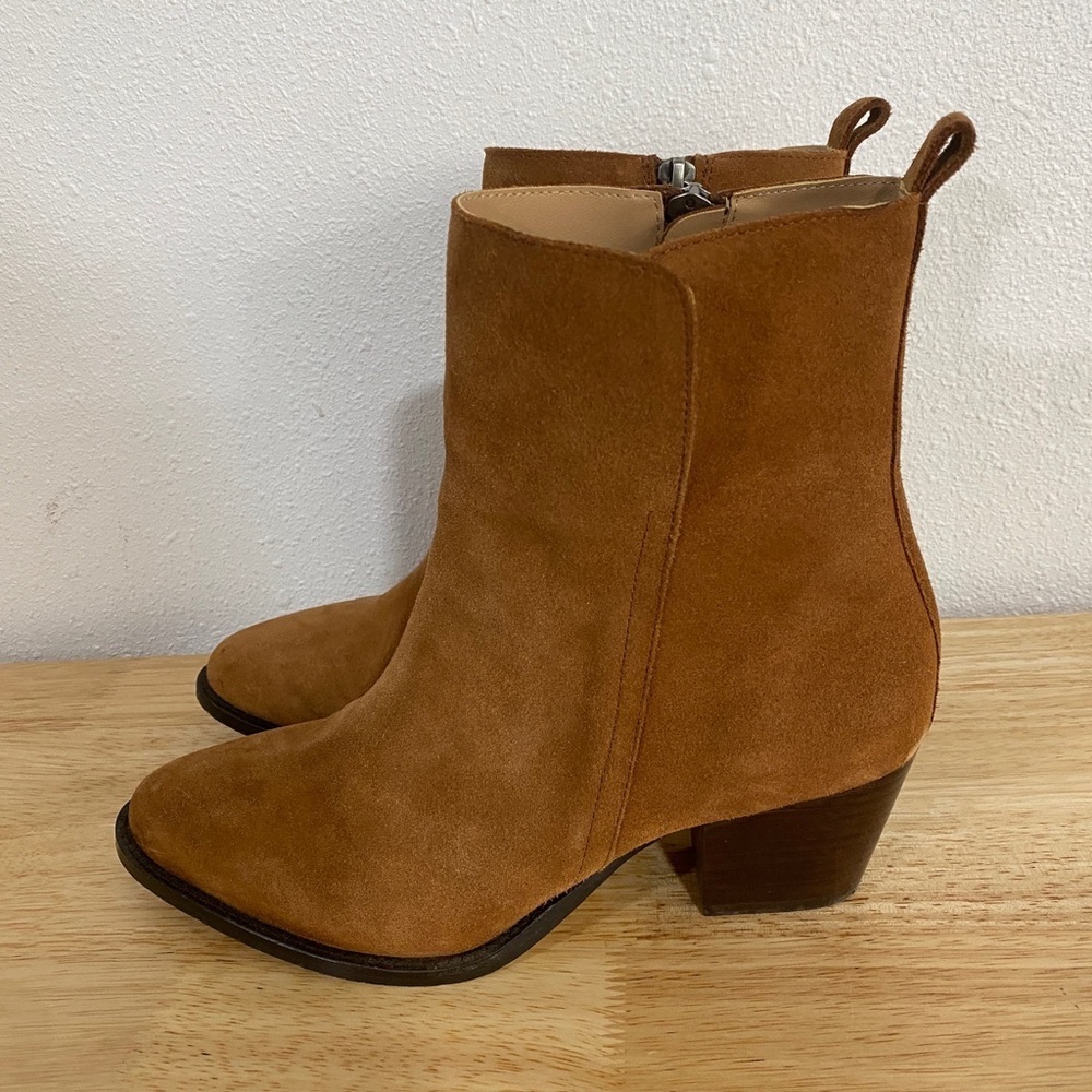 Banana Republic Suede Ankle Boot Bootie‎ 7.5 Casual Spaniel Brown Tan